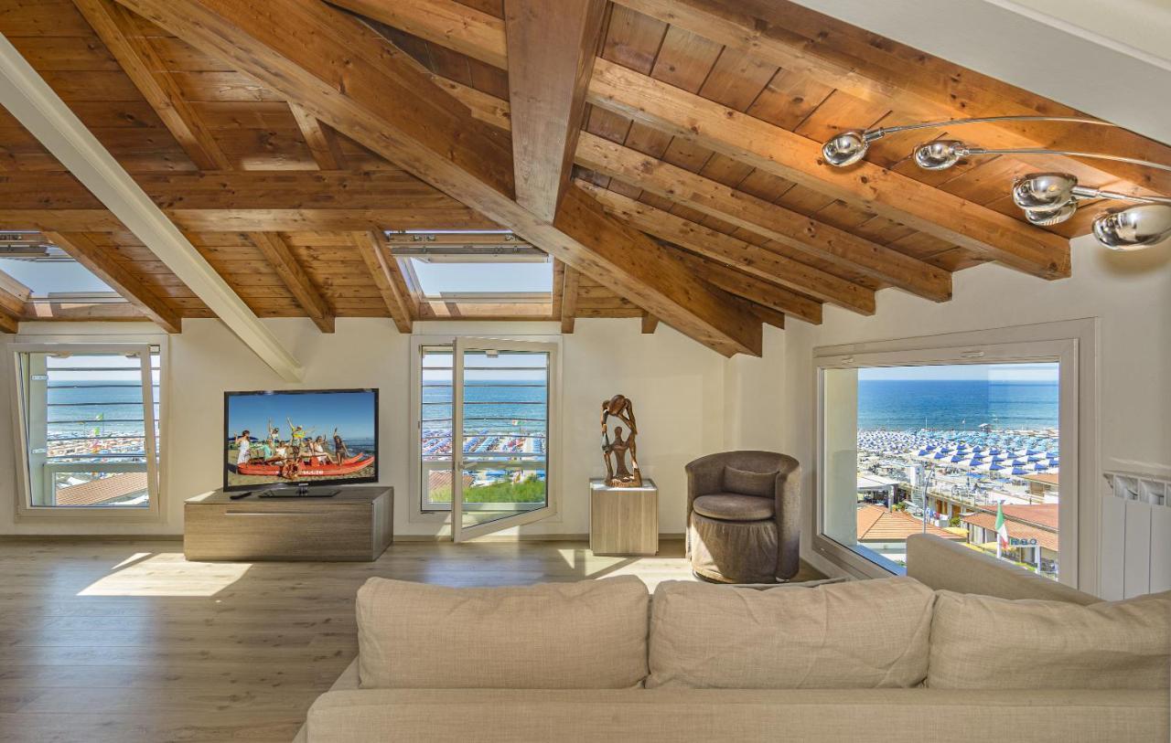 Attico Panoramico Fronte Mare Villa Lido di Camaiore Dış mekan fotoğraf